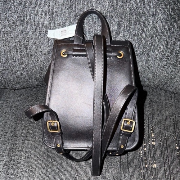 Coach Originals Turnlock Backpack in Brass/Black Glovetanned Leather NWT - Picture 6 of 16